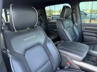 Ram 1500 2025 4x4 Laramie 4p Camioneta Cabina Completa 5.6 ft. SB
