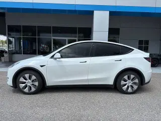 Tesla Model Y 2023 AWD Long Range 4p Crossover