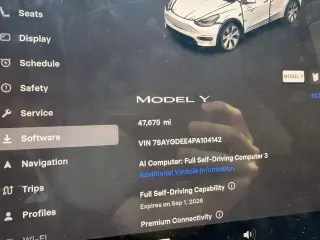 Tesla Model Y 2023 AWD Long Range 4p Crossover