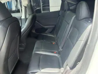 Tesla Model Y 2023 AWD Long Range 4p Crossover