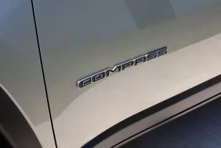 Jeep Compass 2023 4x4 Latitude Lux SUV 4p