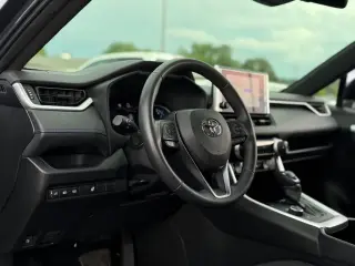 Toyota RAV4 Hybrid 2024 AWD SE SUV 4p