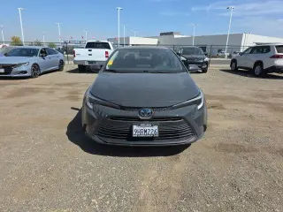 Toyota Corolla Hybrid 2023 LE 4p Sedan