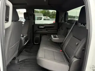 GMC Sierra 1500 2023 4x4 Elevation 4dr Crew Cab 5.8 pies. SB