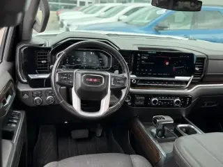 GMC Sierra 1500 2023 4x4 Elevation 4dr Crew Cab 5.8 pies. SB