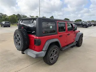 Jeep Wrangler Unlimited 2018 4x4 Sport 4p SUV (lanzamiento de mitad de año)