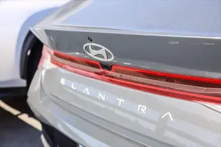 Hyundai ELANTRA Hybrid 2024 Limited 4p Sedan