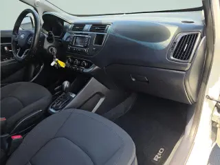 Kia Rio 5 Puertas 2012 SX 4p Vagón
