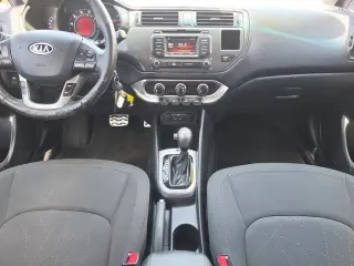 Kia Rio 5 Puertas 2012 SX 4p Vagón