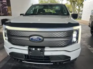Ford F-150 Lightning 2023 AWD XLT 4p SuperCrew 5.5 ft. SB