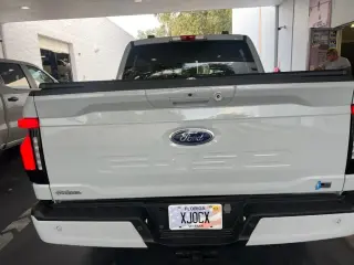 Ford F-150 Lightning 2023 AWD XLT 4p SuperCrew 5.5 ft. SB