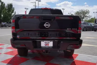 Nissan Frontier 2024 4x4 SV 4dr Crew Cab 6.1 pies LB