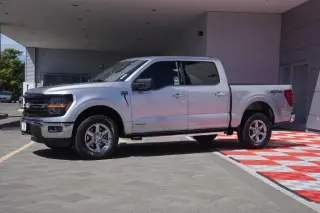 Ford F-150 2024 4x4 XLT 4p SuperCrew 5.5 ft. SB