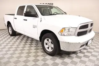 Ram 1500 Classic 2023 4x4 SLT 4dr Crew Cab 5.5 ft. SB Pickup