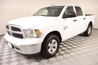 Ram 1500 Classic 2023 4x4 SLT 4dr Crew Cab 5.5 ft. SB Pickup
