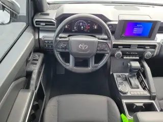 Toyota Tacoma 2024 4x4 SR5 4p Doble Cabina 5.0 ft CB