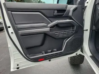 Toyota Tacoma 2024 4x4 SR5 4p Doble Cabina 5.0 ft CB