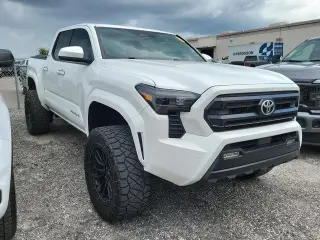 Toyota Tacoma 2024 4x4 SR5 4p Doble Cabina 5.0 ft CB
