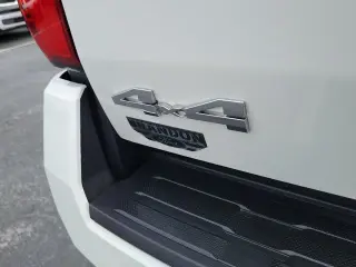 Toyota Tacoma 2024 4x4 SR5 4p Doble Cabina 5.0 ft CB