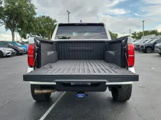Toyota Tacoma 2024 4x4 SR5 4p Doble Cabina 5.0 ft CB
