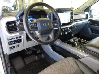 Ford F-150 Lightning 2023 AWD XLT 4p SuperCrew 5.5 ft. SB