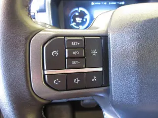 Ford F-150 Lightning 2023 AWD XLT 4p SuperCrew 5.5 ft. SB