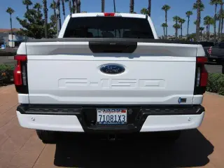 Ford F-150 Lightning 2023 AWD XLT 4p SuperCrew 5.5 ft. SB