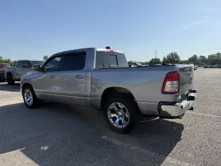 Ram 1500 2020 4x2 Big Horn 4p Cabina Completa 5.6 pies ST Camioneta