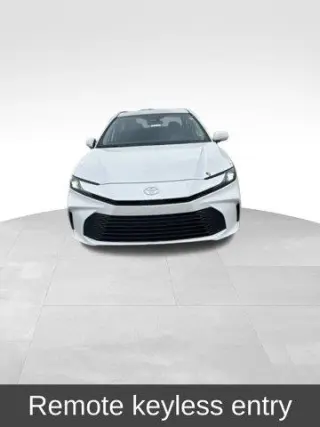 Toyota Camry 2025 LE Sedán 4p