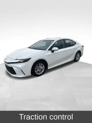Toyota Camry 2025 LE Sedán 4p