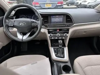 Hyundai ELANTRA Edición de Valor 2020 4p Sedan