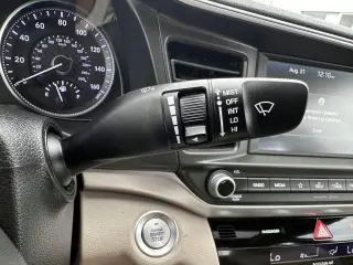 Hyundai ELANTRA Edición de Valor 2020 4p Sedan