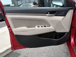 Hyundai ELANTRA Edición de Valor 2020 4p Sedan