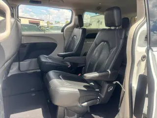 Chrysler Pacifica 2020 Touring L 4p Minivan