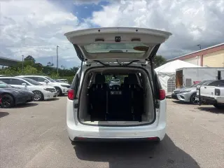 Chrysler Pacifica 2020 Touring L 4p Minivan
