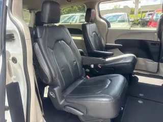 Chrysler Pacifica 2020 Touring L 4p Minivan