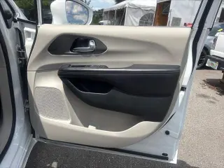 Chrysler Pacifica 2020 Touring L 4p Minivan