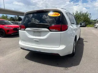 Chrysler Pacifica 2020 Touring L 4p Minivan