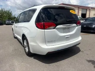 Chrysler Pacifica 2020 Touring L 4p Minivan