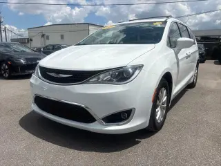 Chrysler Pacifica 2020 Touring L 4p Minivan