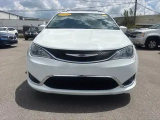 Chrysler Pacifica 2020 Touring L 4p Minivan