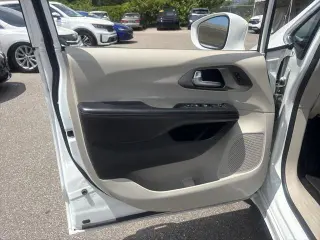 Chrysler Pacifica 2020 Touring L 4p Minivan