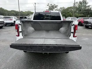 Ram 1500 2021 4x4 Big Horn 4p. Cabina de Tripulacion 5.6 ft. SB Camioneta