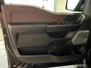Ford F-150 2023 4x4 Lariat 4dr SuperCrew 5.5 ft. SB