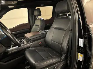 Ford F-150 2023 4x4 Lariat 4dr SuperCrew 5.5 ft. SB