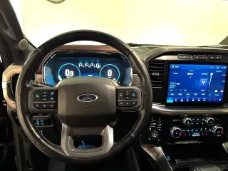 Ford F-150 2023 4x4 Lariat 4dr SuperCrew 5.5 ft. SB