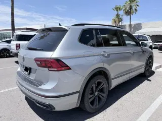 Volkswagen Tiguan 2023 SE R-Line Negro 4p SUV