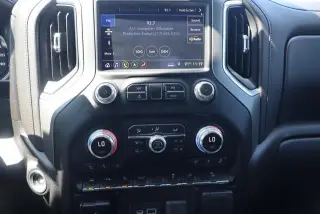GMC Sierra 1500 2019 4x4 Denali 4p Crew Cab 6.6 ft. SB