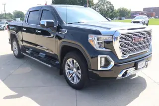GMC Sierra 1500 2019 4x4 Denali 4p Crew Cab 6.6 ft. SB