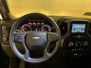 Chevrolet Silverado 1500 2021 4x4 Custom 4p Camioneta de Cabina Completa 5.8 ft. SB